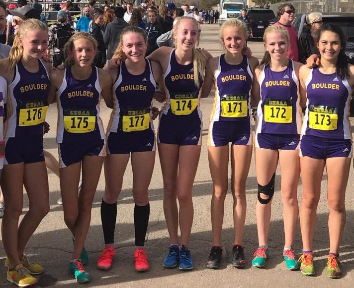 Runners, left to right: Marist Wrenn (FR), Stella Vieth (FR), Kate Zacharias (SR) Olivia Kurtz (FR) Bettina Burgess (SO), Lilly Chesher (JR), Izzy Heart (SR)