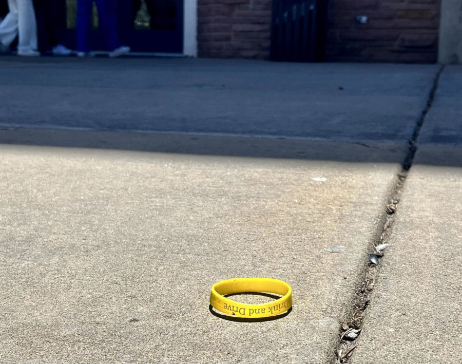 The day before prom, Student Council passed out bracelets imploring students to avoid drinking and driving.